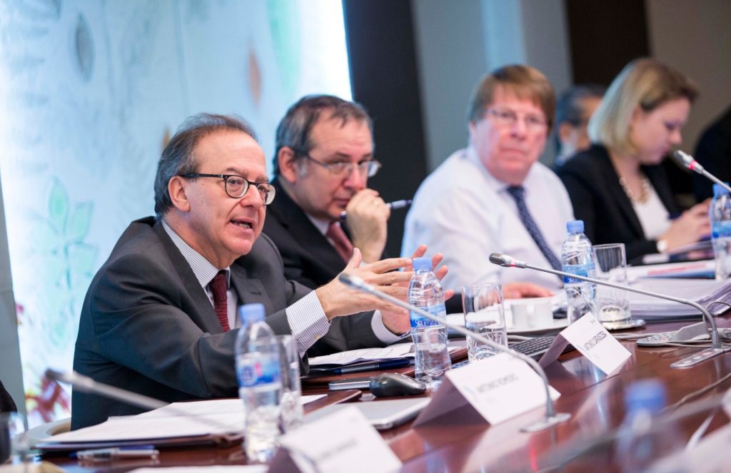 Representantes del Instituto Mundial de Cajas de Ahorros y Bancos Minoristas se reúnen en Madrid para debatir sobre la regulación bancaria internacional