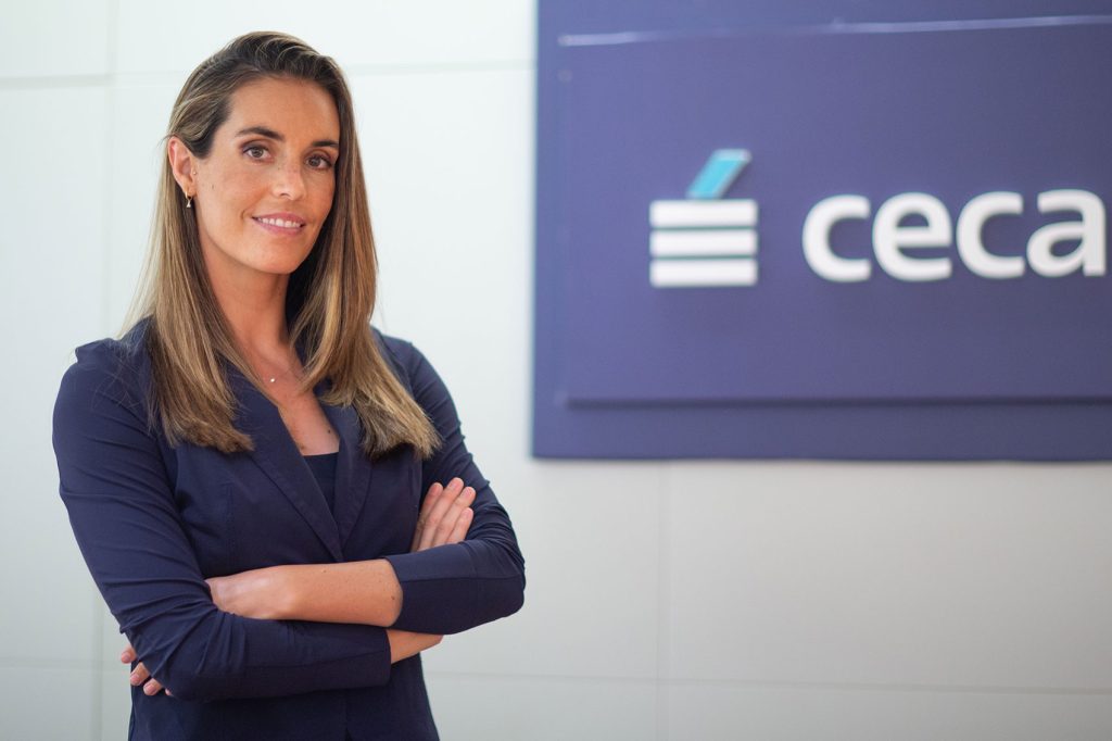 Ona Carbonell entrega los Premios de Obra Social y Educación Financiera de CECA 2019-2020