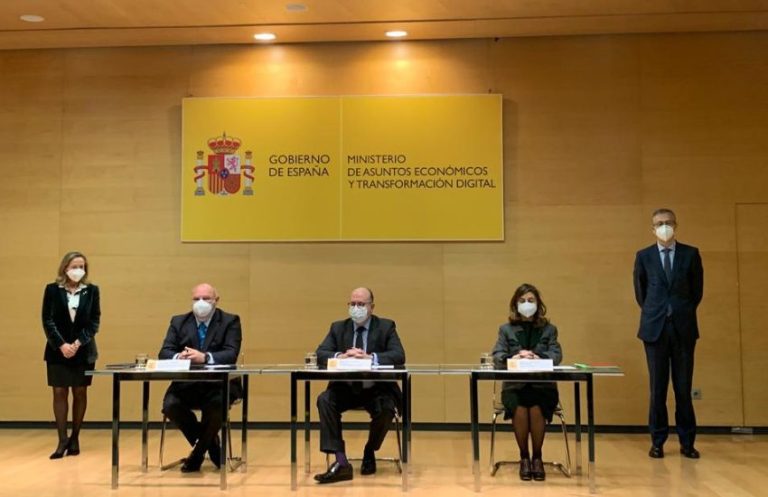 Banking Strengthens Personalized Attention for the Elderly with New Measures