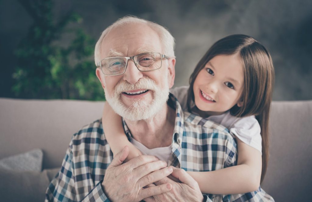 El sector CECA destinó 2,58 millones de euros a educación financiera y digital en 2023, un 50 % más que el año anterior