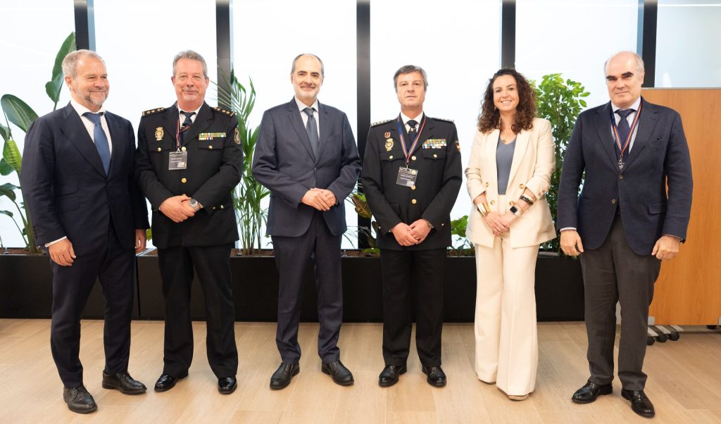 La Policía Nacional refuerza la colaboración con las entidades público-privadas en la lucha contra la financiación del terrorismo y los radicalismos