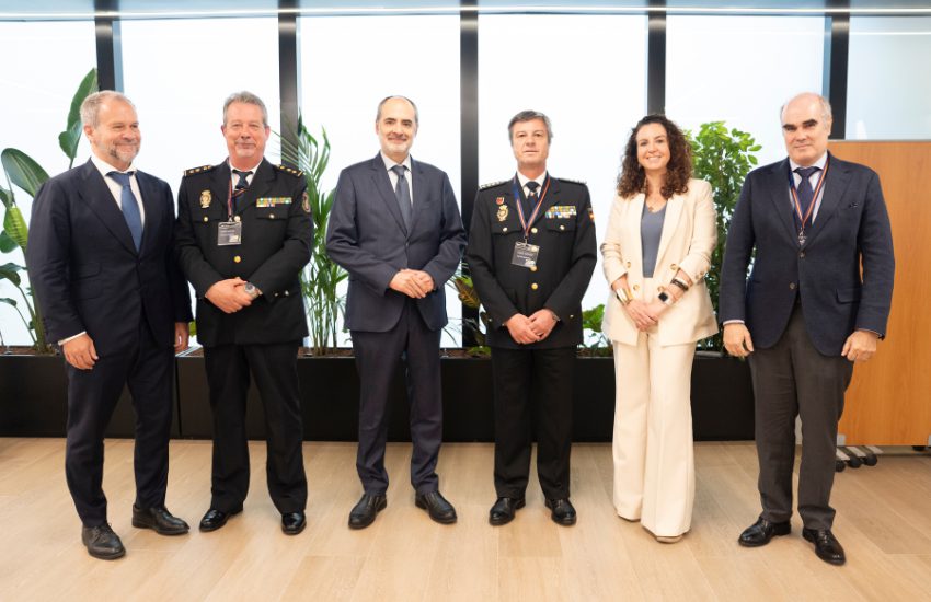 La Policía Nacional refuerza la colaboración con las entidades público-privadas en la lucha contra la financiación del terrorismo y los radicalismos